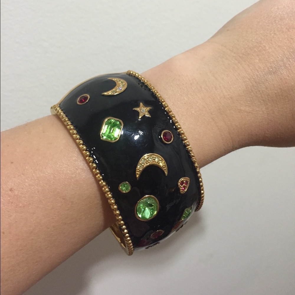 Bangle bracelet