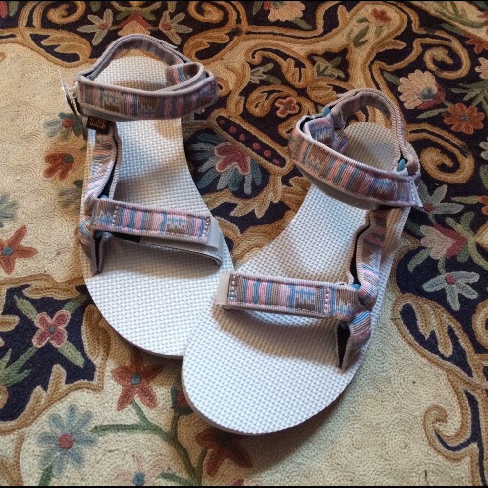 Brand New Inca Pattern Tevas