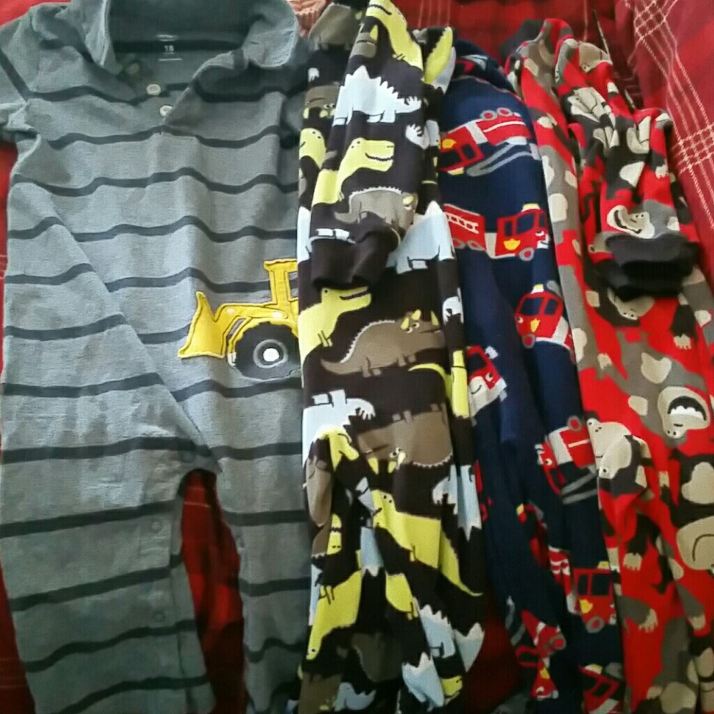 4 pairs of pajamas