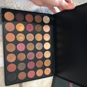 Morphe 35 T pallet