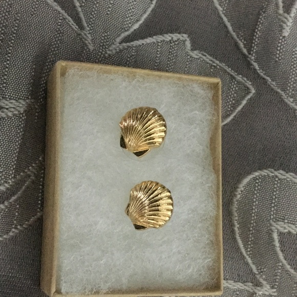 Mermaid Seashell Earrings - Picture 1 of 1