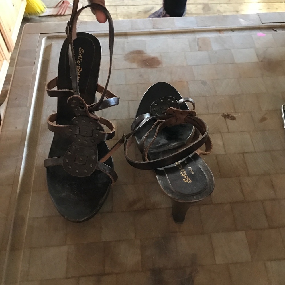 Dress sandals