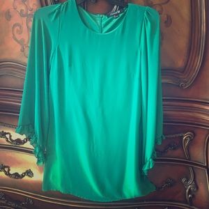 Gorgeous flare sleeve Size small forever 21 dress