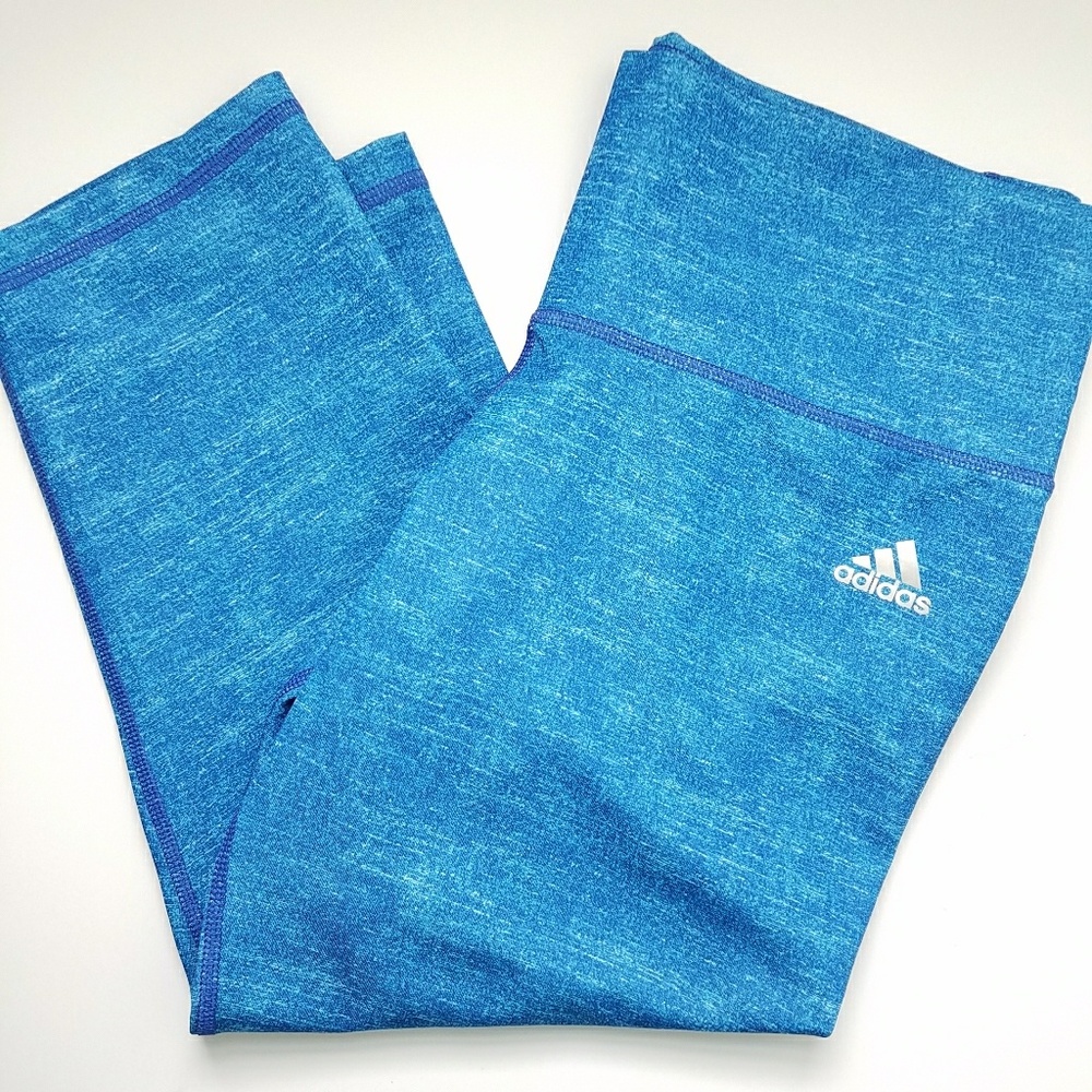 ⭐🚚MOVING! Make offers🚚 ⭐ Adidas capris