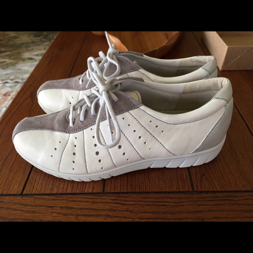 Munro Sport Shoes 5.5