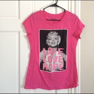 Pink Marilyn Monroe tshirt