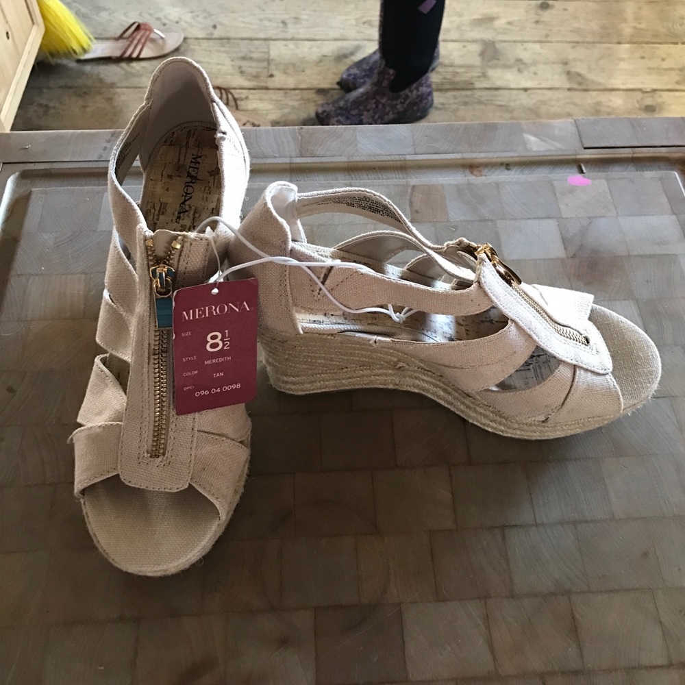 Woman's wedges
