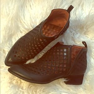 Jeffrey Campbell Black Booties