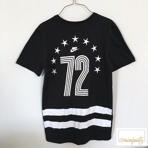 VDAY SALE 🌹 Nike Graphic T