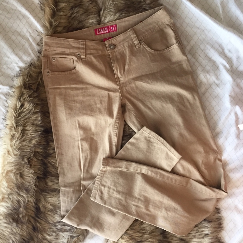 Skinny Leg Khaki Jeans 🐕