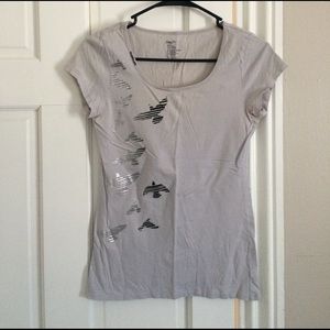 Gap gray bird tee