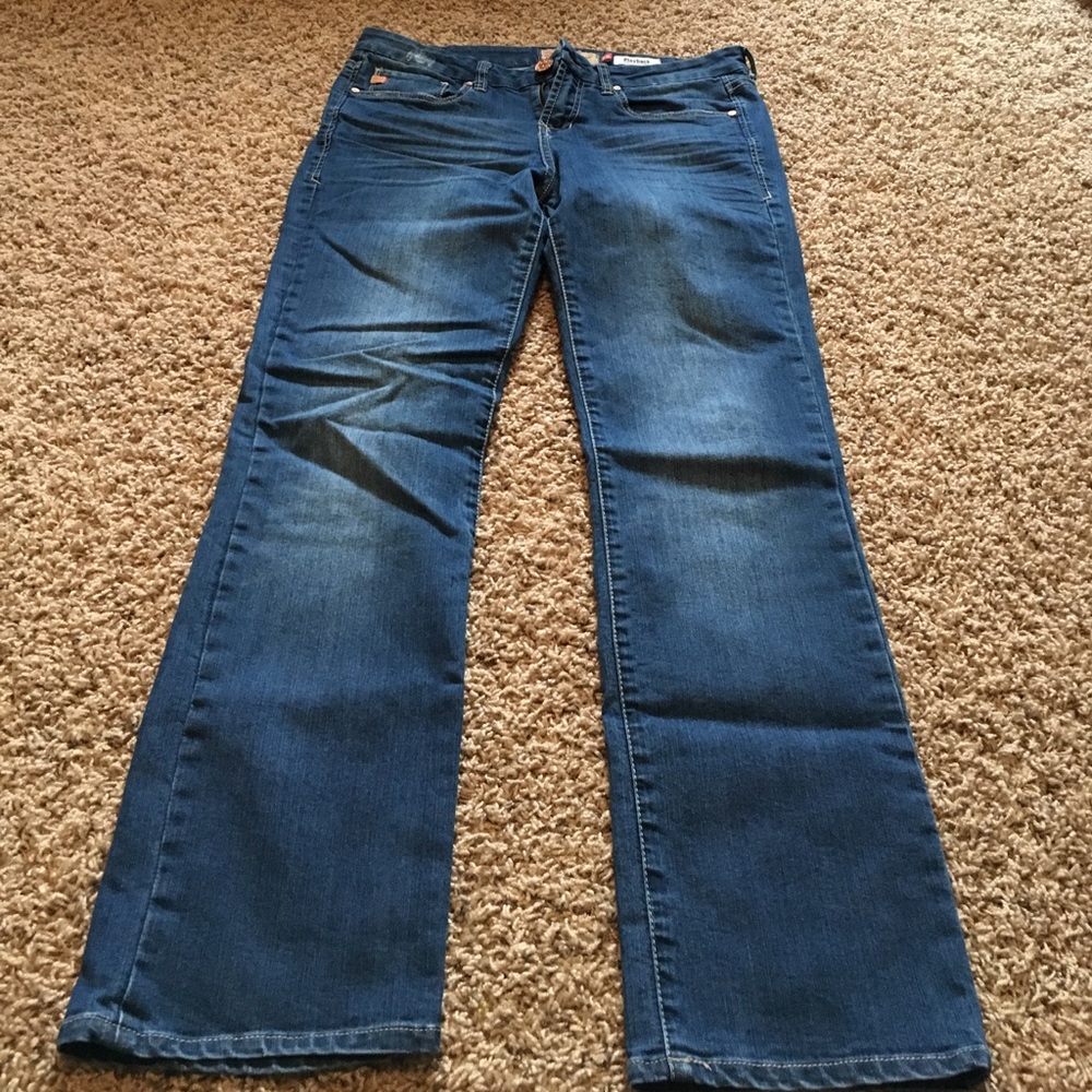 Straight-legged blue jeans