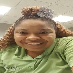 Meet your Posher, Christina