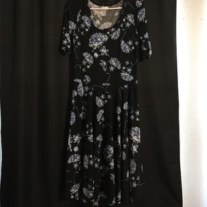 LULAROE NICOLE -medium