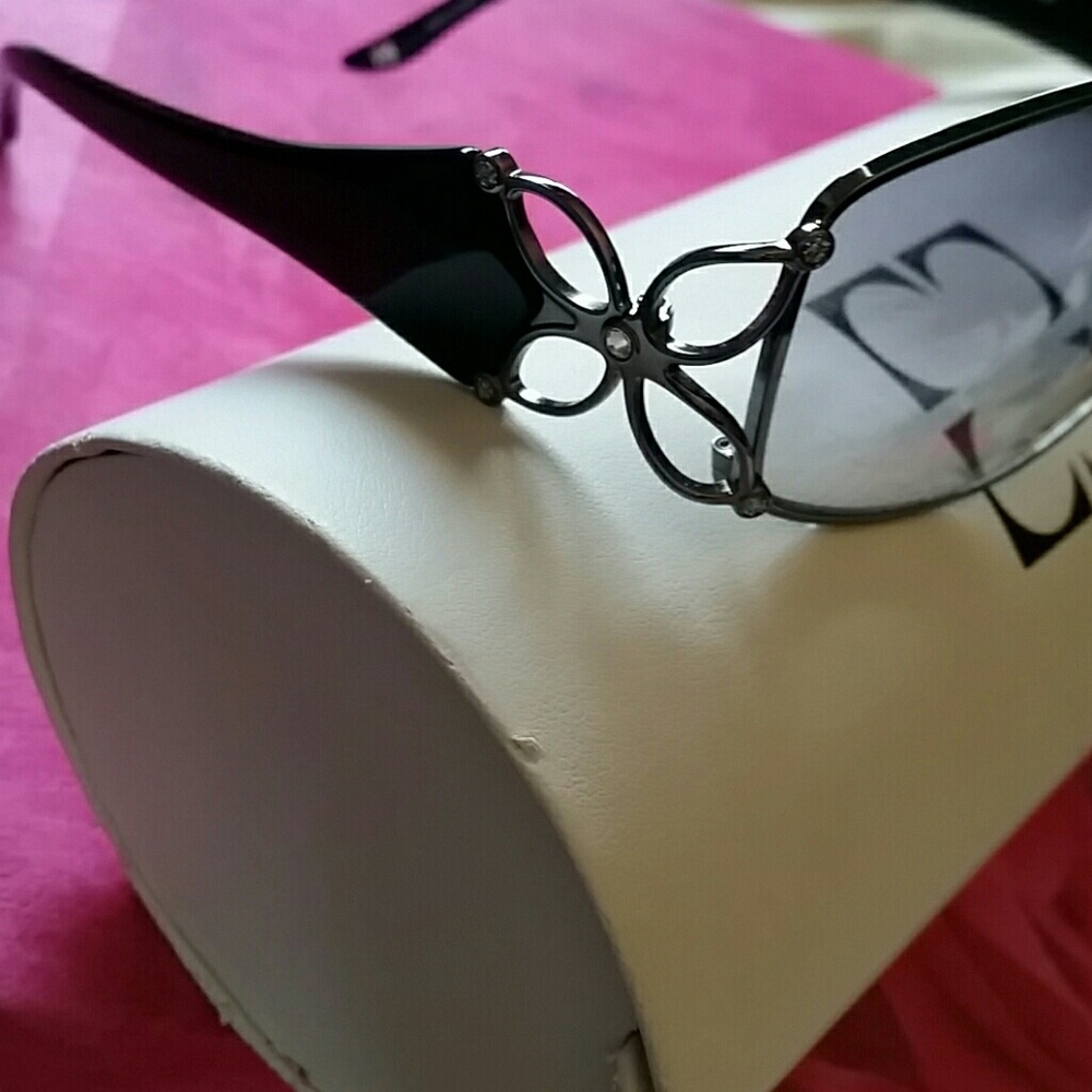 SUNGLASSES - Picture 3 of 4