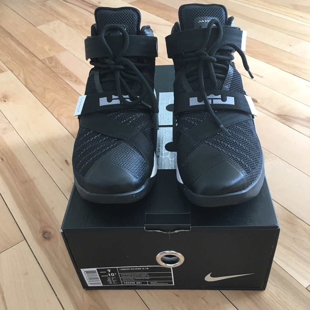Lebron Soldier IX Basketball Shoe