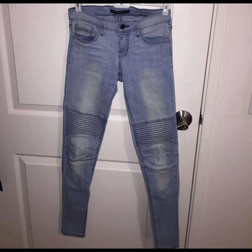 Light Wash Detailed Jeans