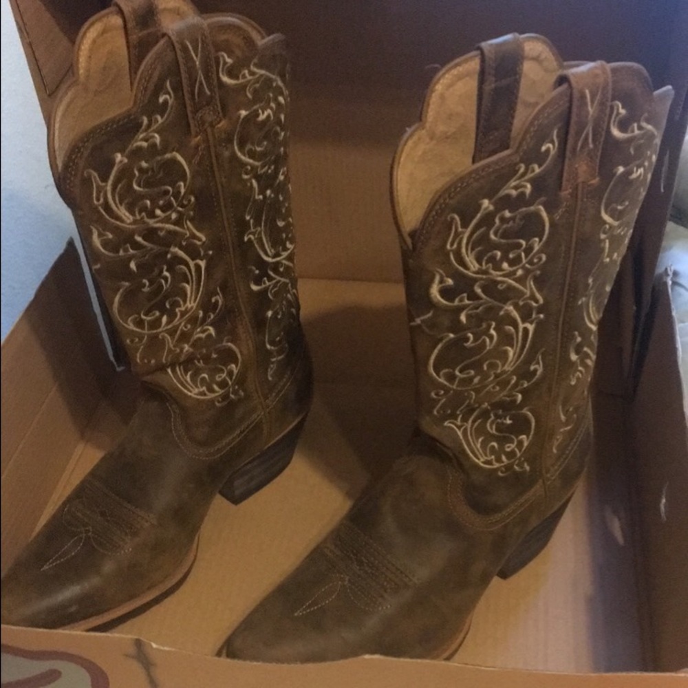 Brown twisted x boots