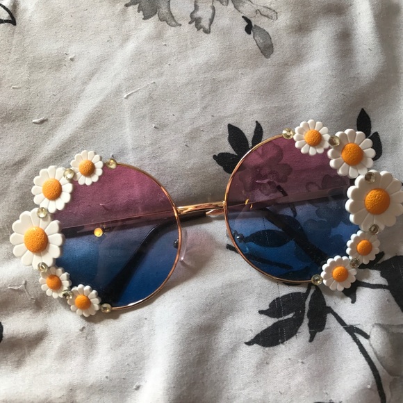 Dollskill Accessories - Flowerchild Sunnies Dollskill Accessories - Flowerchild Sunnies