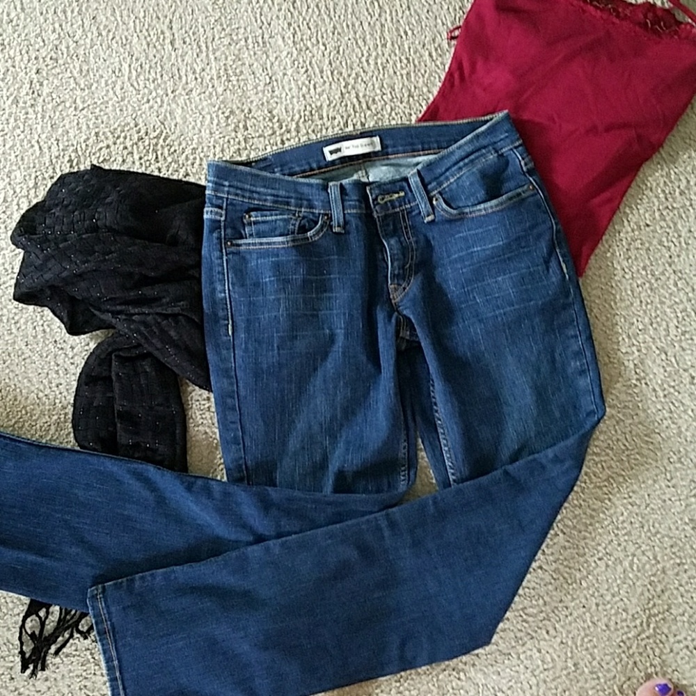 Levi jeans excellent condition*25% off of bundles