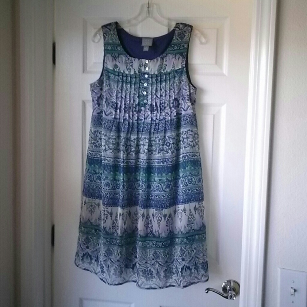 Beautiful lightweight dress worn only once!