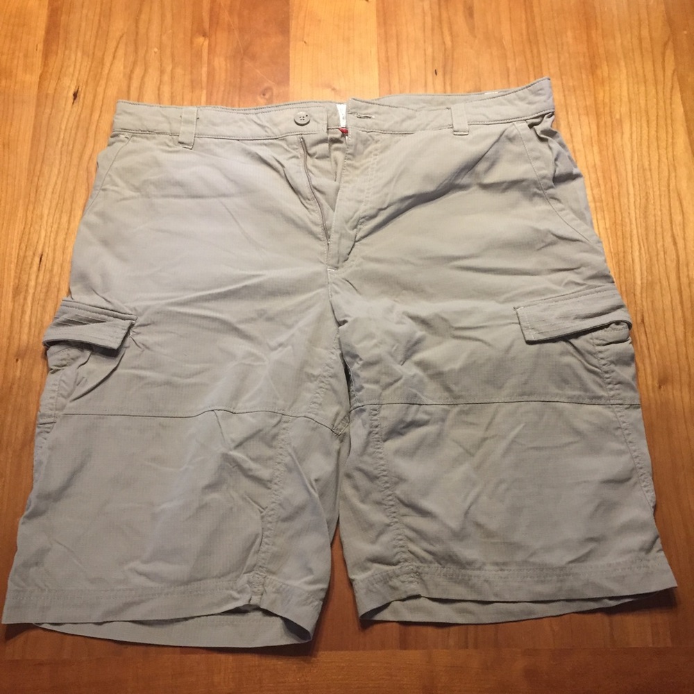 Men's North Face shorts - tan
