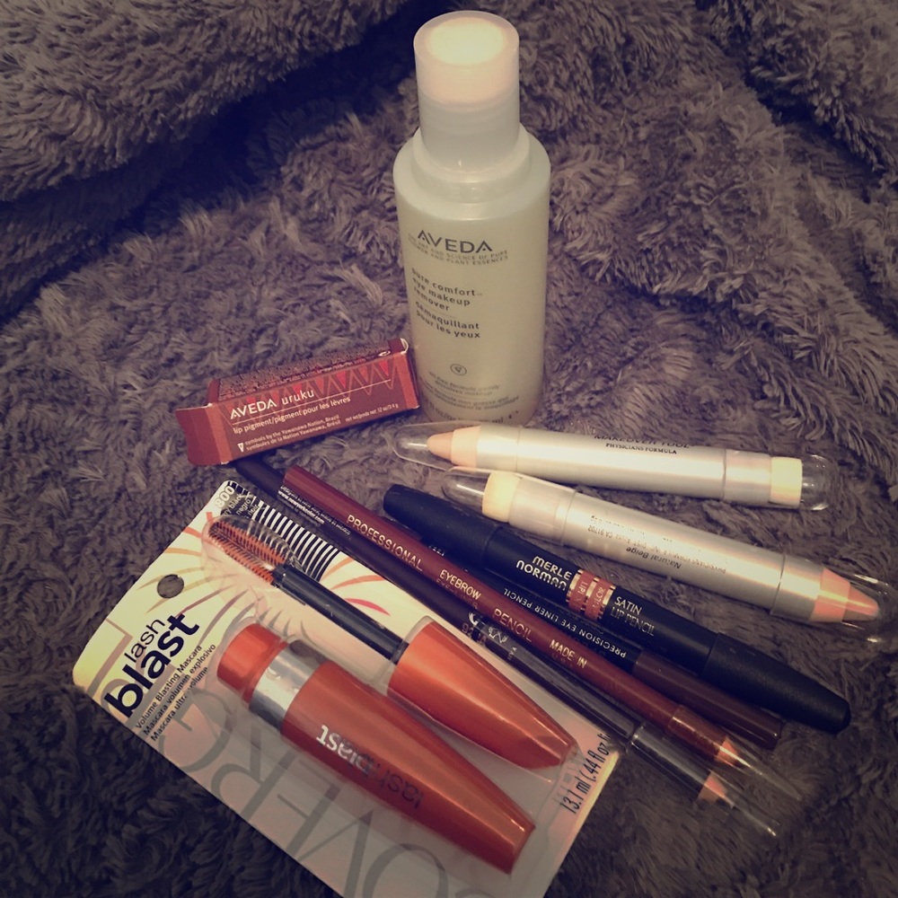 SoLD!!!!!Multiple cosmetic for $8