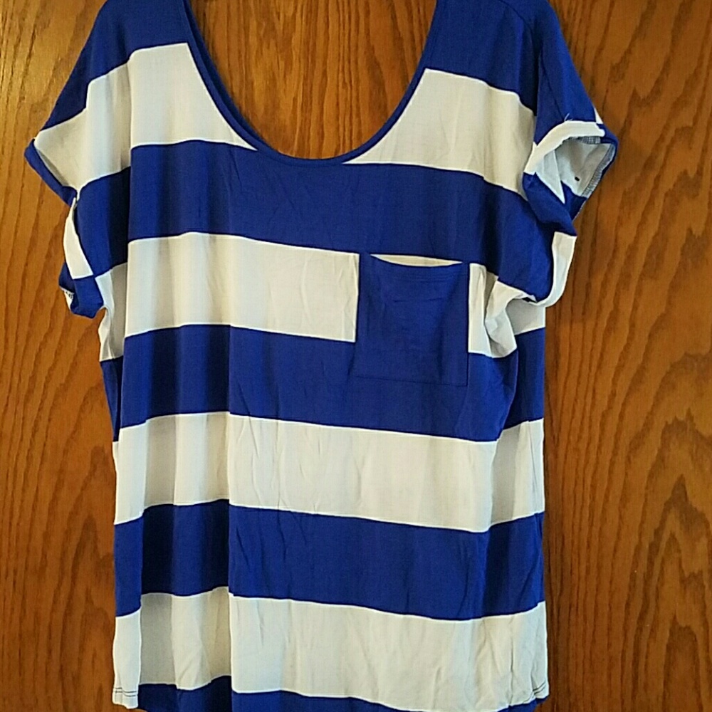 Blue and white stripe scoop neck tee.