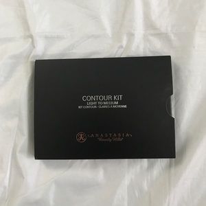 Anastasia Beverly Hills Contour Kit