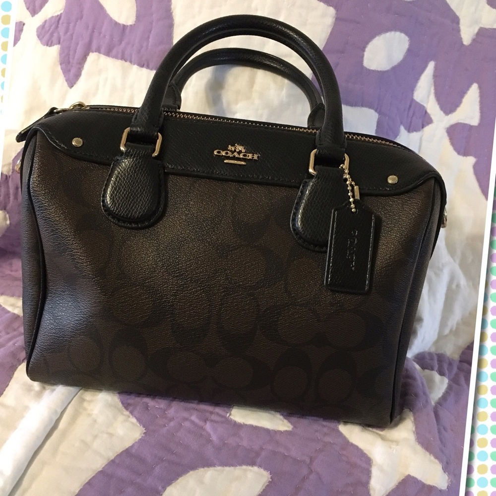 🌈Coach Mini Bennett w Coach Keychain🌈