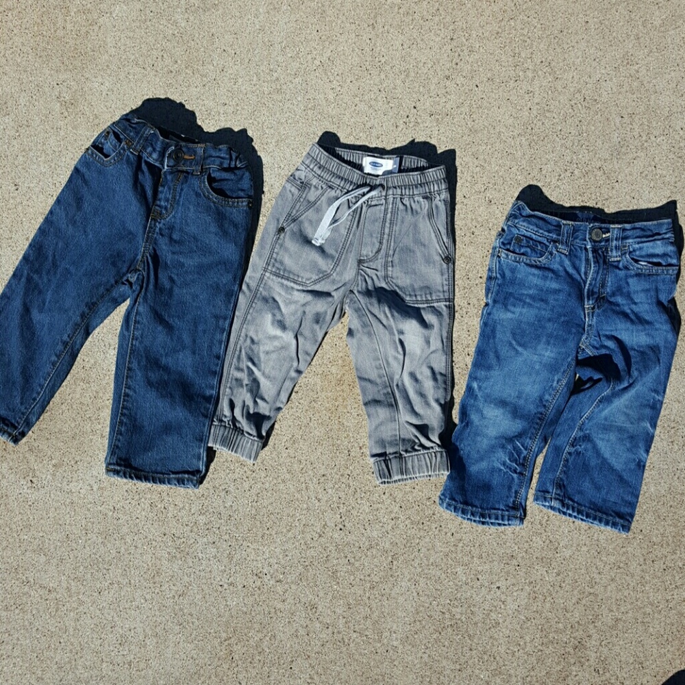 Bundle of toddler boys jeans