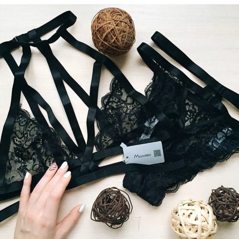 Black lingerie set - Picture 3 of 4