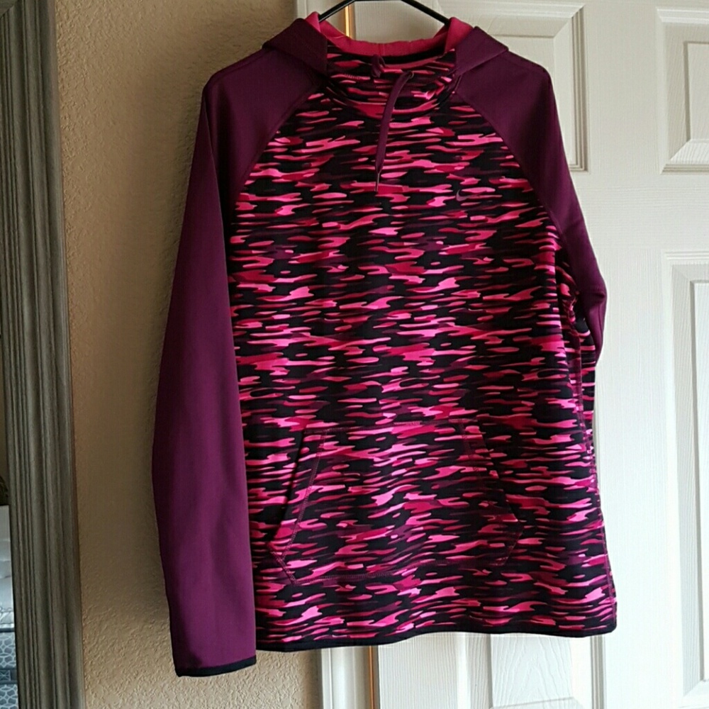 nike therma fit hoodie