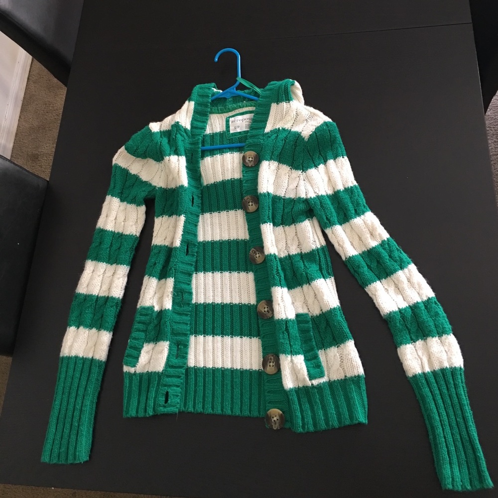 Light weight sweater