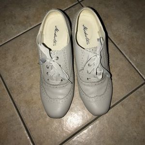 ModCloth Grey shoe/bootie