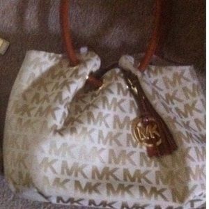 Michael Kors East West Ring Tote (medium)