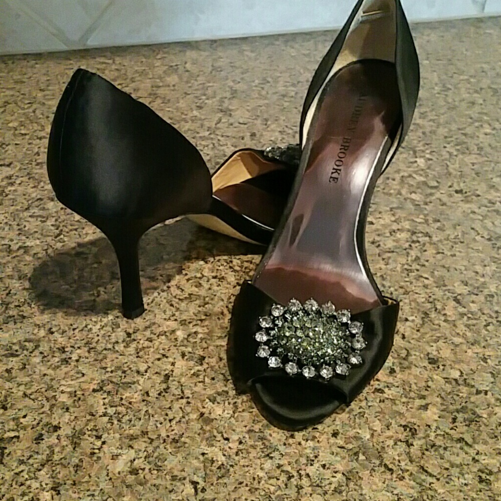 Peep toe black satin pump shoe