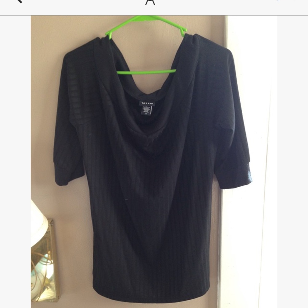 Torrid black top