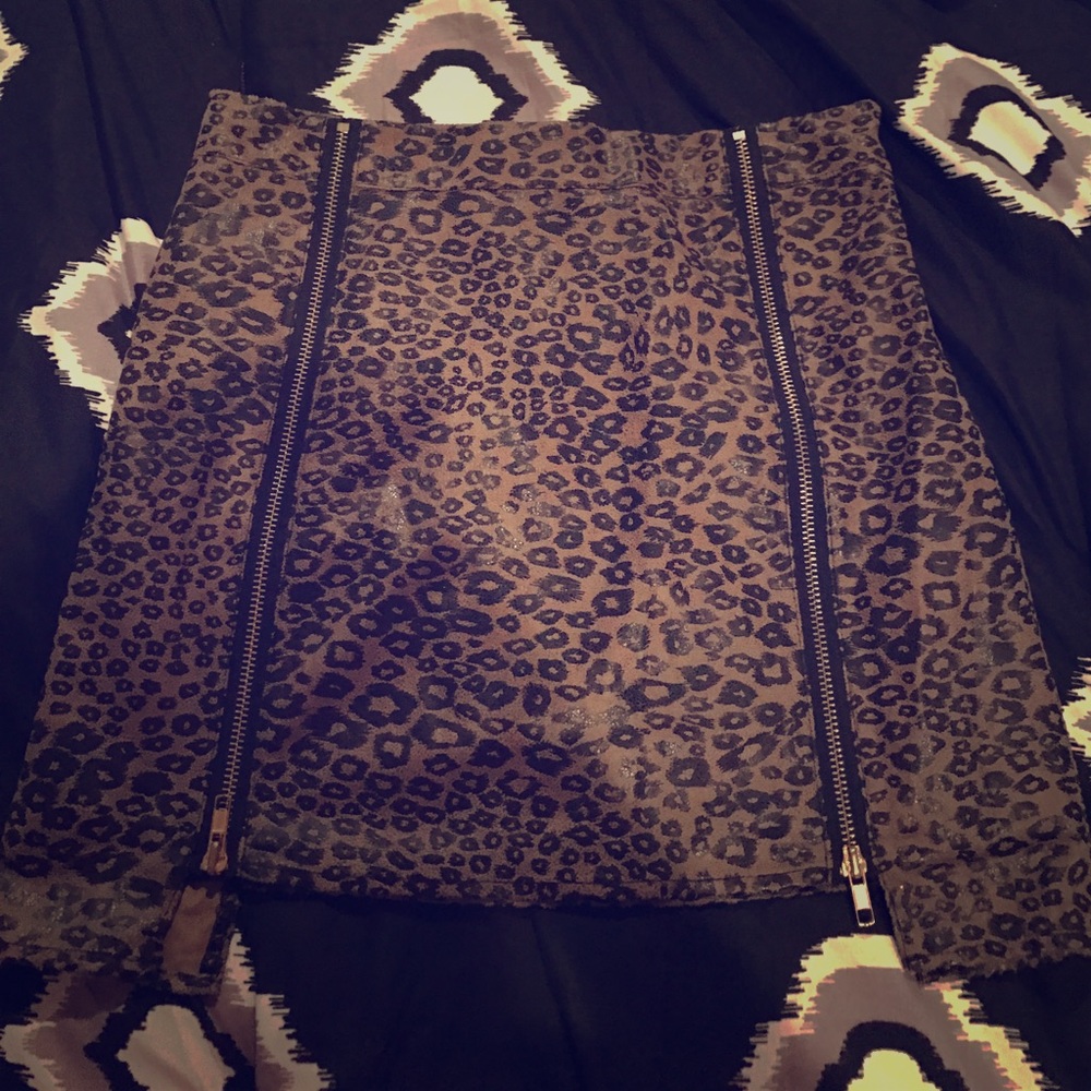 Double Zero Brand Size Small Leopard Zipper Skirt