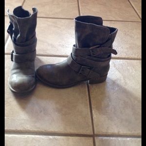 Crown Vintage Boots