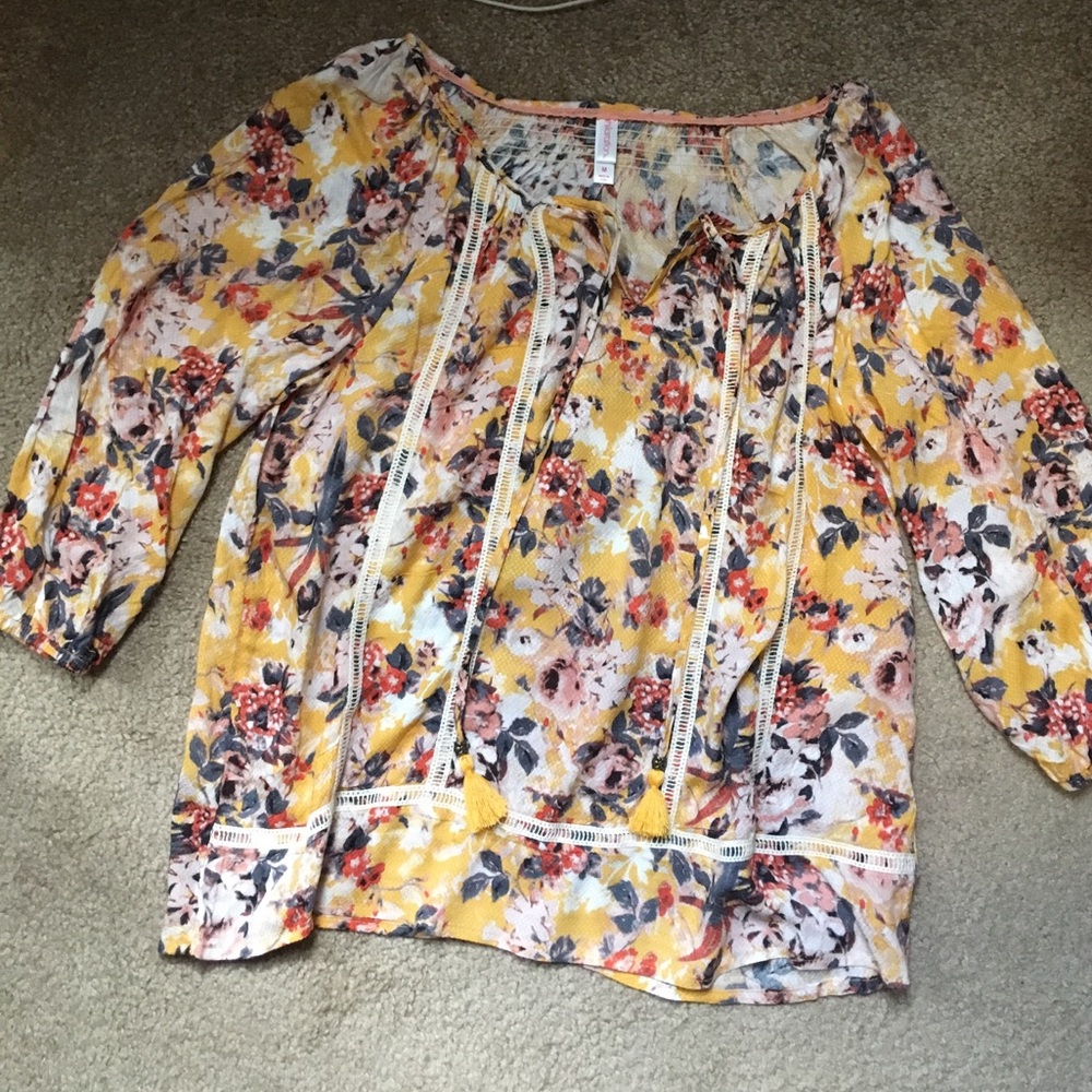 Gorgeous yellow floral peasant blouse
