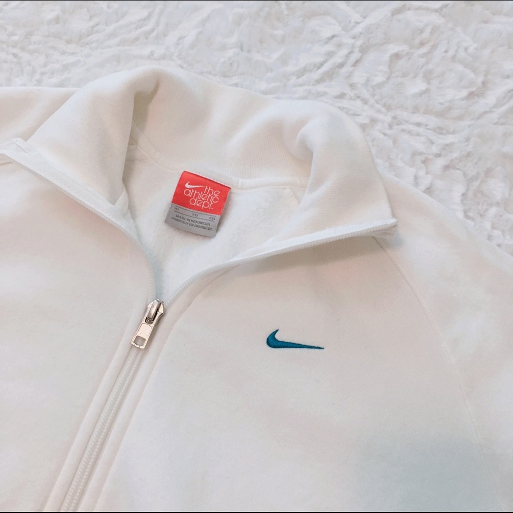 Nike White Half zip Sweatshirt w/ Blue Logo