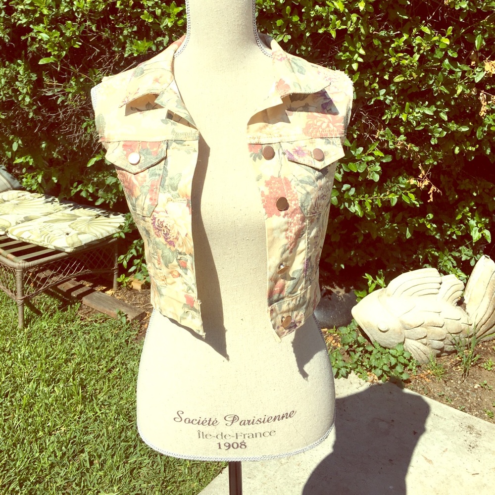 Floral vest