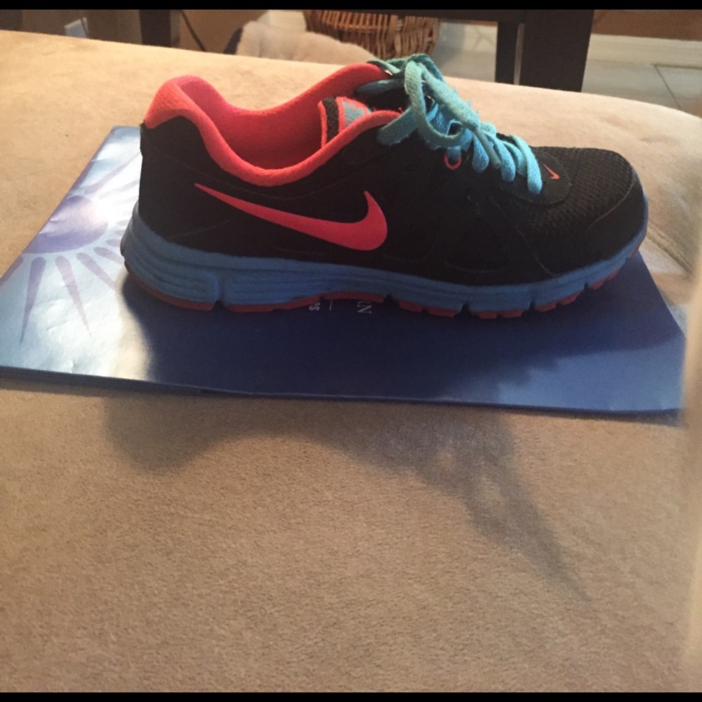 Nike Revolution 2 Sneakers!