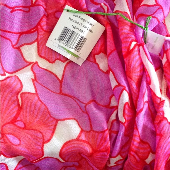 SOLD NWT Vera Bradley Scarf in Paradise Floral Lilac - Picture 6 of 6