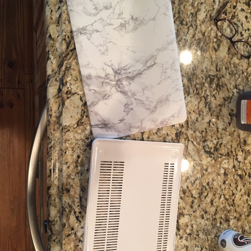 MacBook pro 13" marble case. Brand new!!!