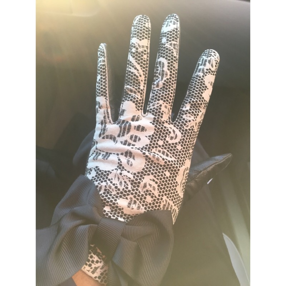 Stylish Faux Leather Gloves