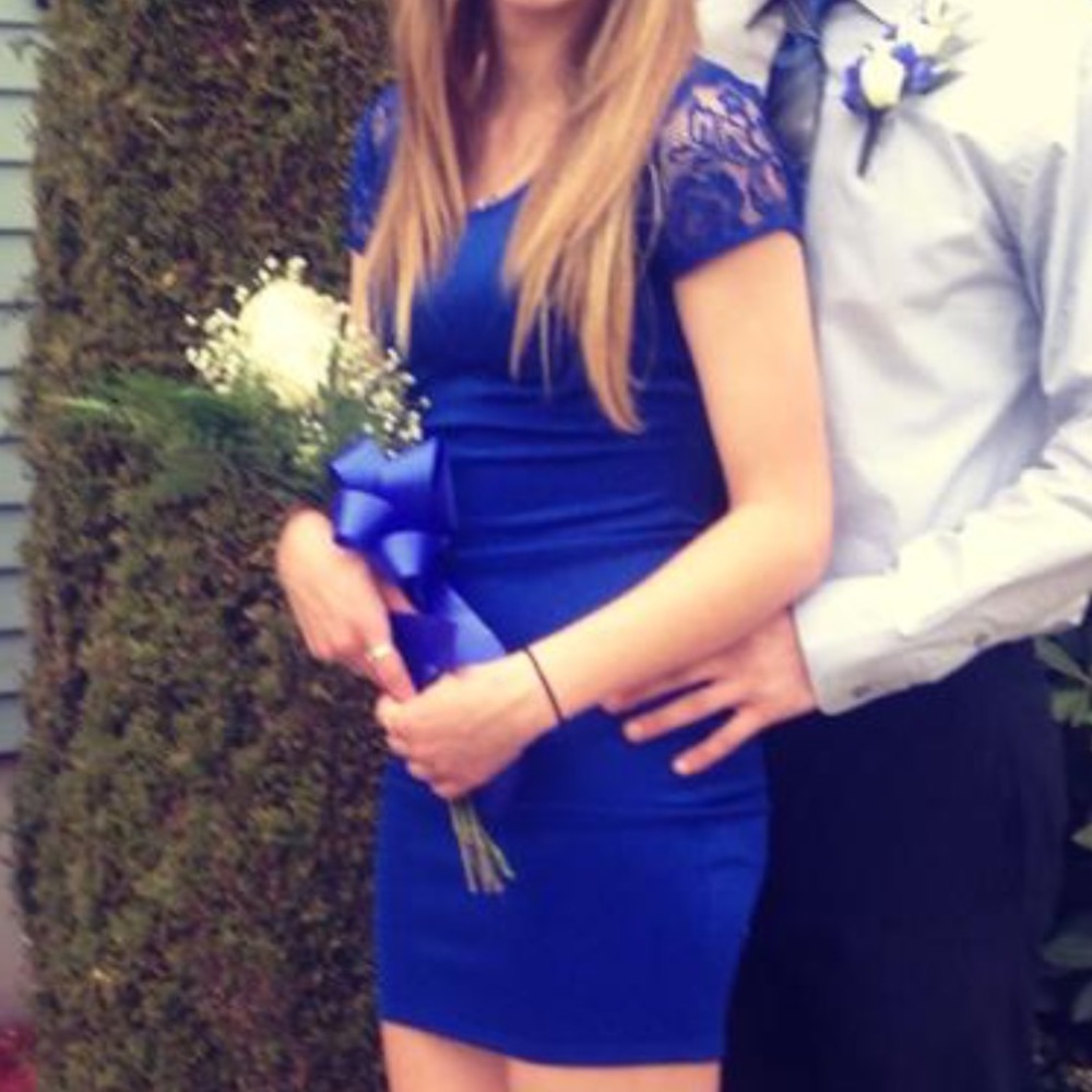 Short blue formal dress