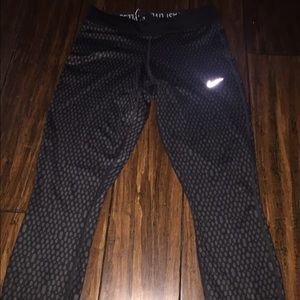 Nike pro cropped leggings
