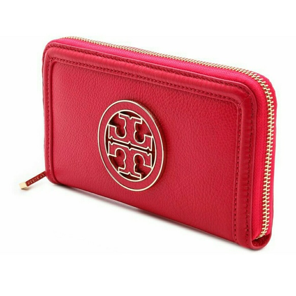 Tory Burch Handbags - Tory Burch amanda wallet